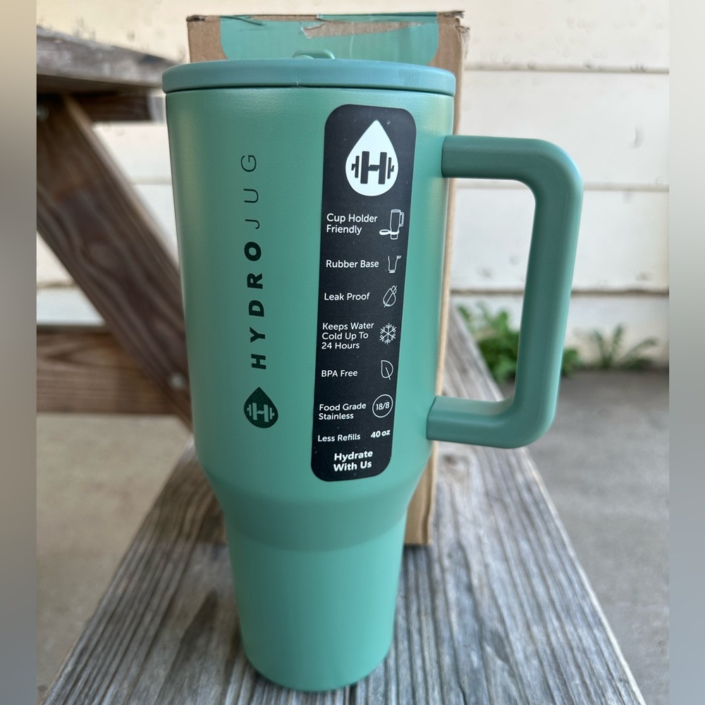 NWT HydroJug 40oz Traveler,‎ SAGE